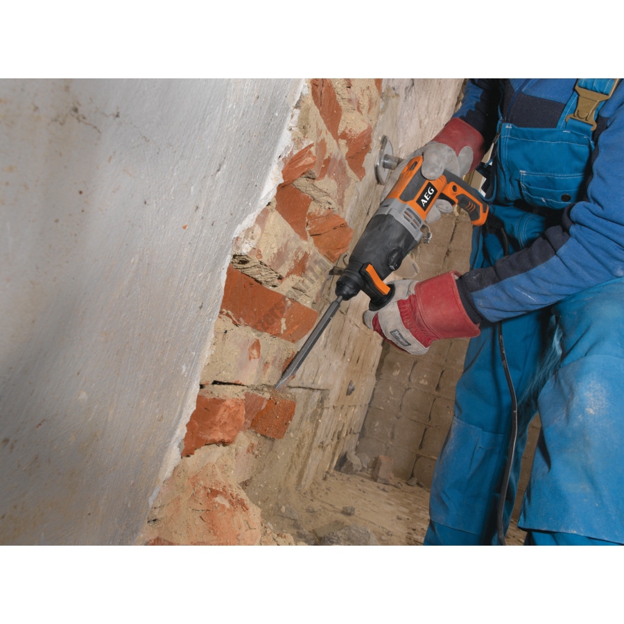 AEG 800 W SDS-plus kombikalapács,koffer, pótfogantyú, fém mélységmérő (2.5J) | KH 26 E (4935428180) AEG 800 W SDS-plus kombikalapács,koffer, pótfogantyú, fém mélységmérő (2.5J) | KH 26 E (4935428180)