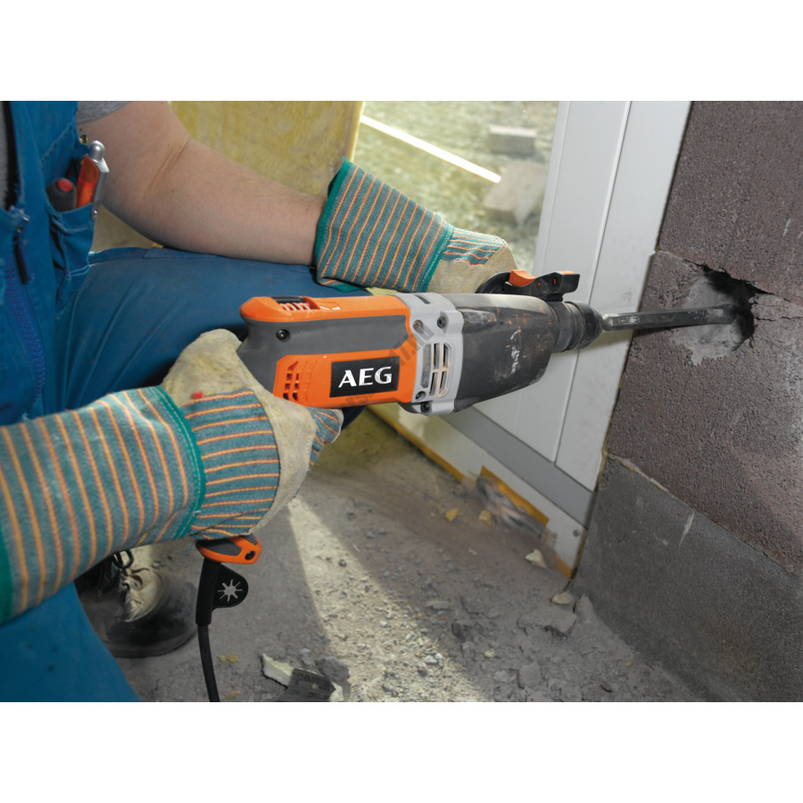 AEG 800 W SDS-plus kombikalapács,koffer, pótfogantyú, fém mélységmérő (2.5J) | KH 26 E (4935428180) AEG 800 W SDS-plus kombikalapács,koffer, pótfogantyú, fém mélységmérő (2.5J) | KH 26 E (4935428180)