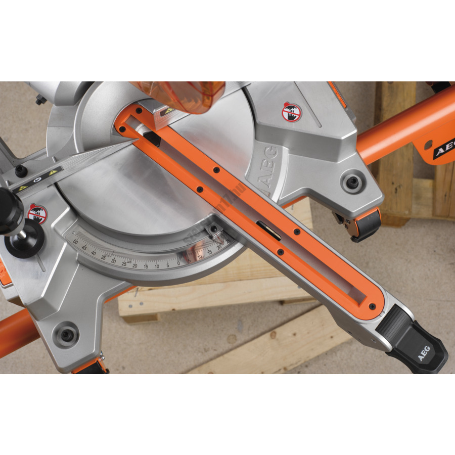 AEG 1500 W 216 mm gérvágó, porelszívó és tömlő | PS 216L (4935440650) AEG 1500 W 216 mm gérvágó, porelszívó és tömlő | PS 216L (4935440650)