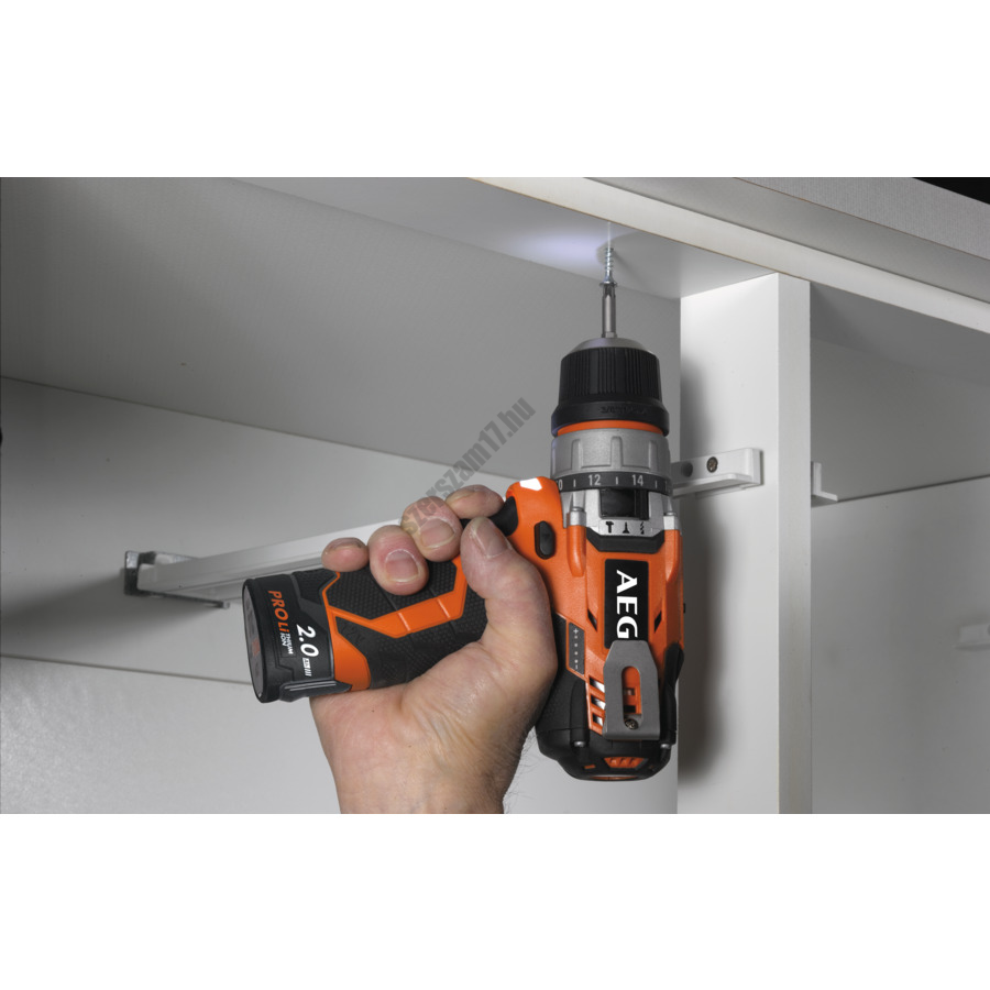 AEG 12 V szuperkompakt ütvefúró-csavarozó, 2 x 4,0 Ah akkumulátor, töltő, táska | BSB 12C2 LI 402B (4935446696) AEG 12 V szuperkompakt ütvefúró-csavarozó, 2 x 4,0 Ah akkumulátor, töltő, táska | BSB 12C2 LI 402B (4935446696)