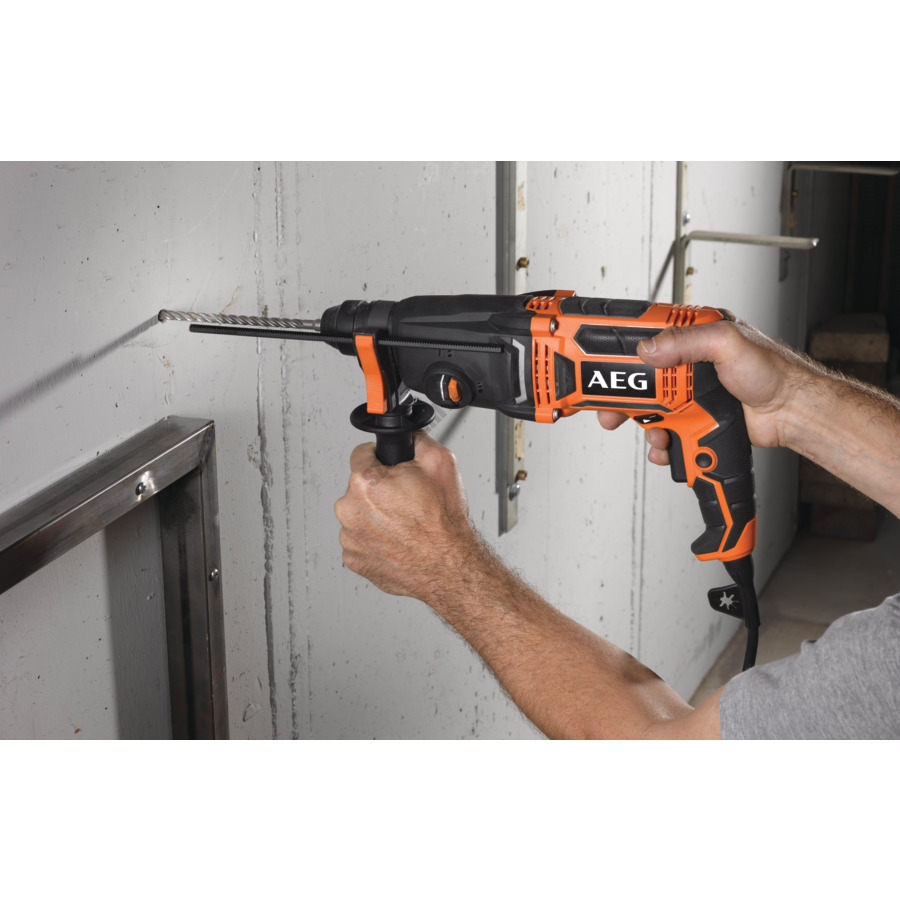 AEG 800 W SDS plus kalapács 2 üzemmód (2.4J) | BH 24 IE (4935451558) AEG 800 W SDS plus kalapács 2 üzemmód (2.4J) | BH 24 IE (4935451558)
