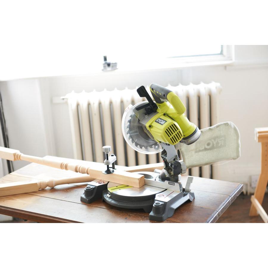 Ryobi 18 V gérvágó, 190 mm, 1 x 24 fogas TCT fűrészlap, 1 x leszorító, porgyűjtő zsák, kulcs, akkumulátor és töltő nélkül | EMS190DCL (5133000932) Ryobi 18 V gérvágó, 190 mm, 1 x 24 fogas TCT fűrészlap, 1 x leszorító, porgyűjtő zsák, kulcs, akkumulátor és töltő nélkül | EMS190DCL (5133000932)